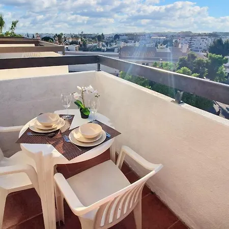 Lejlighed Bright With Sea View In 67 M² + Pool