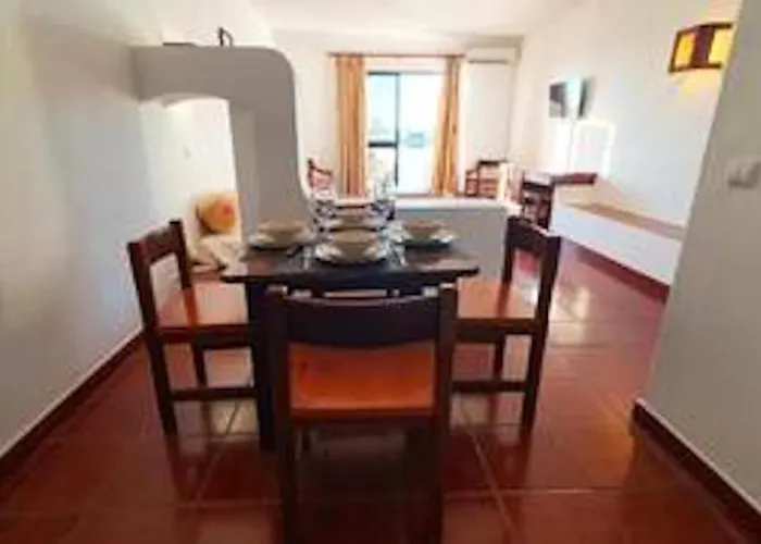 Bright With Sea View In - 67 M² + Pool * Albufeira